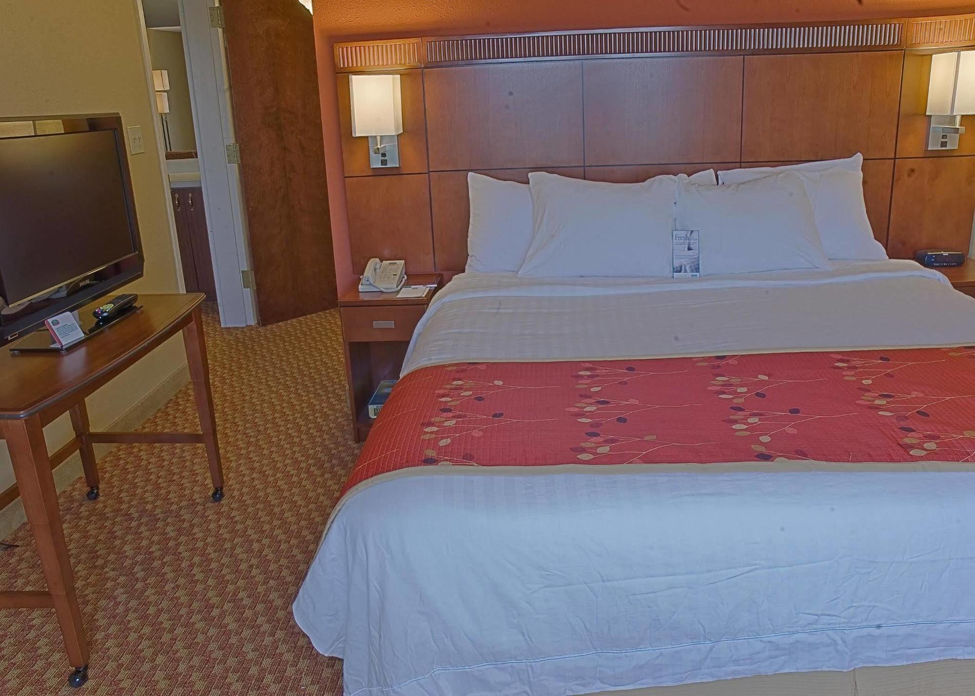 Courtyard By Marriott Myrtle Beach Barefoot Landing Briarcliffe Acres Exterior photo